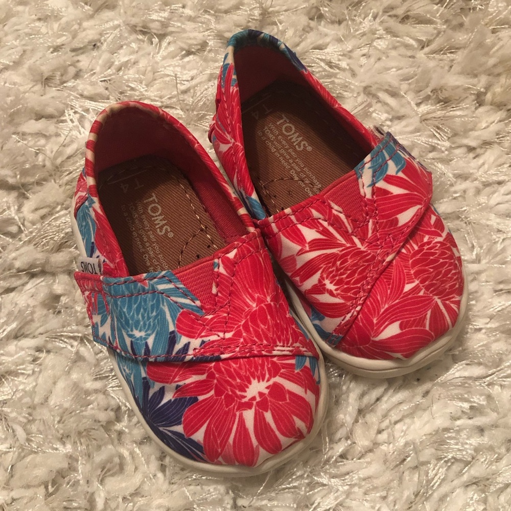 Tom’s T4 Pink and Blue floral shoes